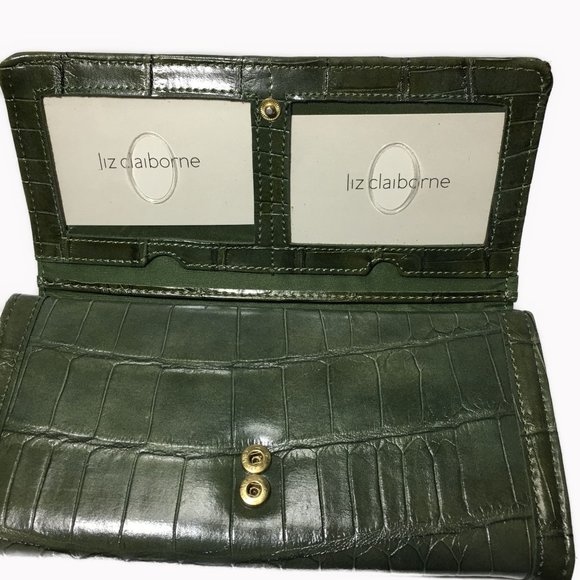 Liz Claiborne Embossed Wallet NWOT - Picture 8 of 8
